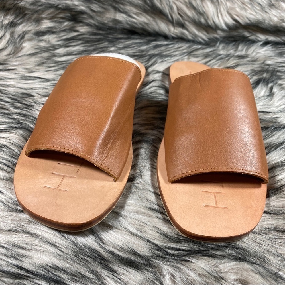 𝅺off Duty Deep Tan Leather Slip on Sandals - Picture 8 of 13